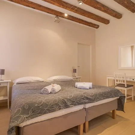 Appartement Casa Masa Close To @s.lucia Train Station