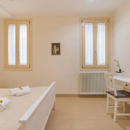 Casa Masa Close To @s.lucia Train Station Venice